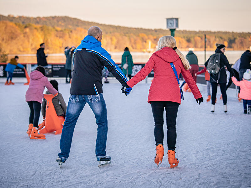 ice skating rink in berlin